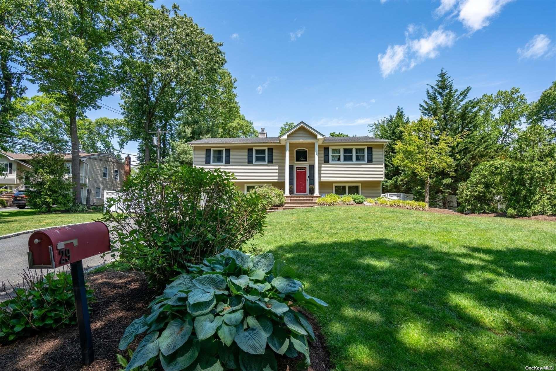 29 Ronde Drive Commack, NY 11725 - Photo 1 of 1 Gallery Image 1