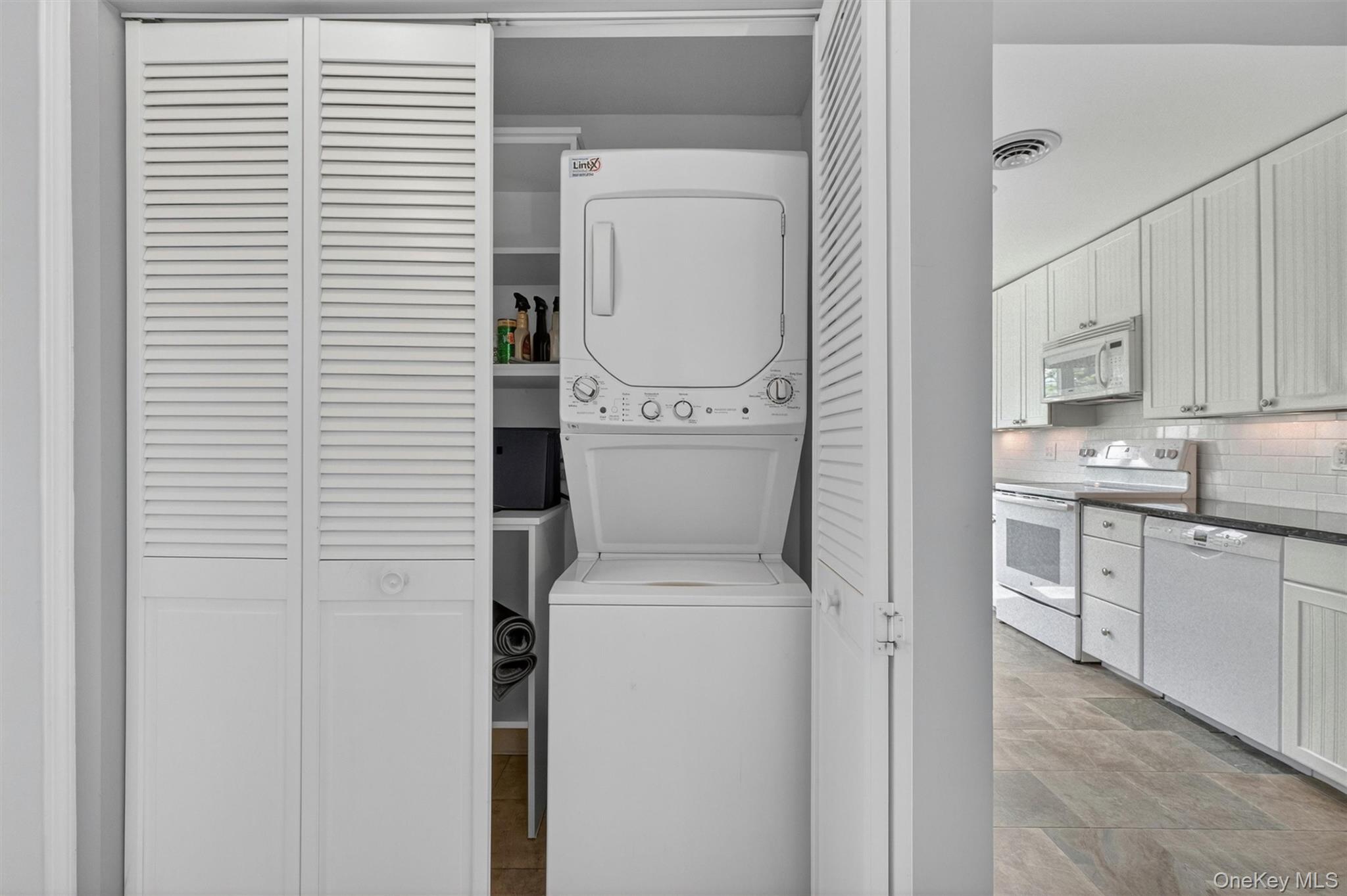 115 Fields Lane Peekskill, NY 10566 - Photo 22 of 50 Laundry on the first floor