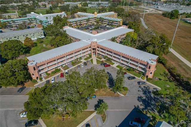 $89,900 | 2458 Columbia Drive, Unit 64, Clearwater, FL 33763