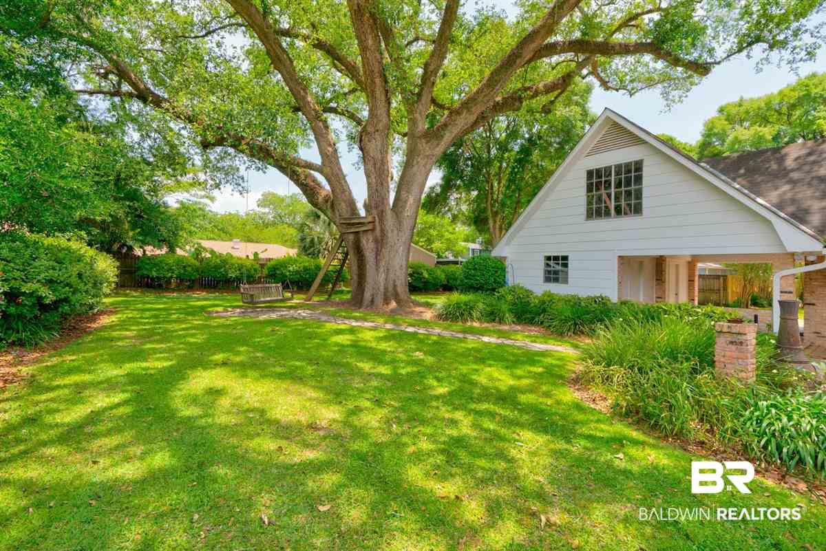 817 Bernard Circle Mobile, AL 36693 - Photo 3 of 38