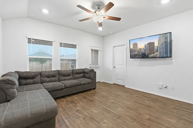 $1,499 | 198 Andover Lane, Kyle, TX 78640