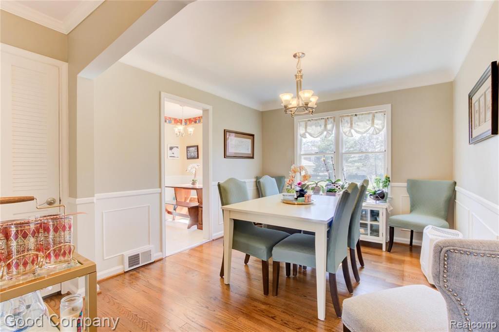1859 Oxford Road Grosse Pointe Woods, MI 48236 - Photo 9 of 47
