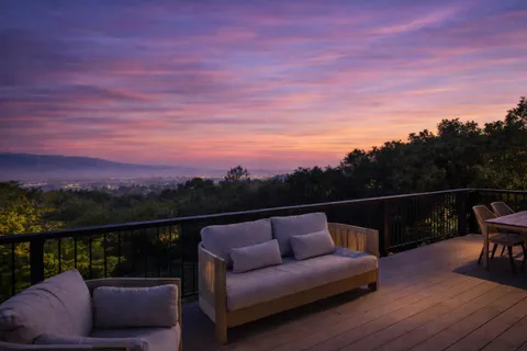 $6,495,000 | 10669 Magdalena Road, Los Altos Hills, CA 94024