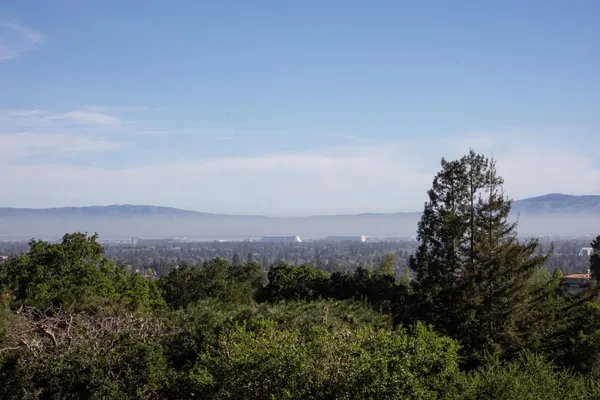 $6,495,000 | 10669 Magdalena Road, Los Altos Hills, CA 94024