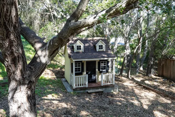 $6,495,000 | 10669 Magdalena Road, Los Altos Hills, CA 94024