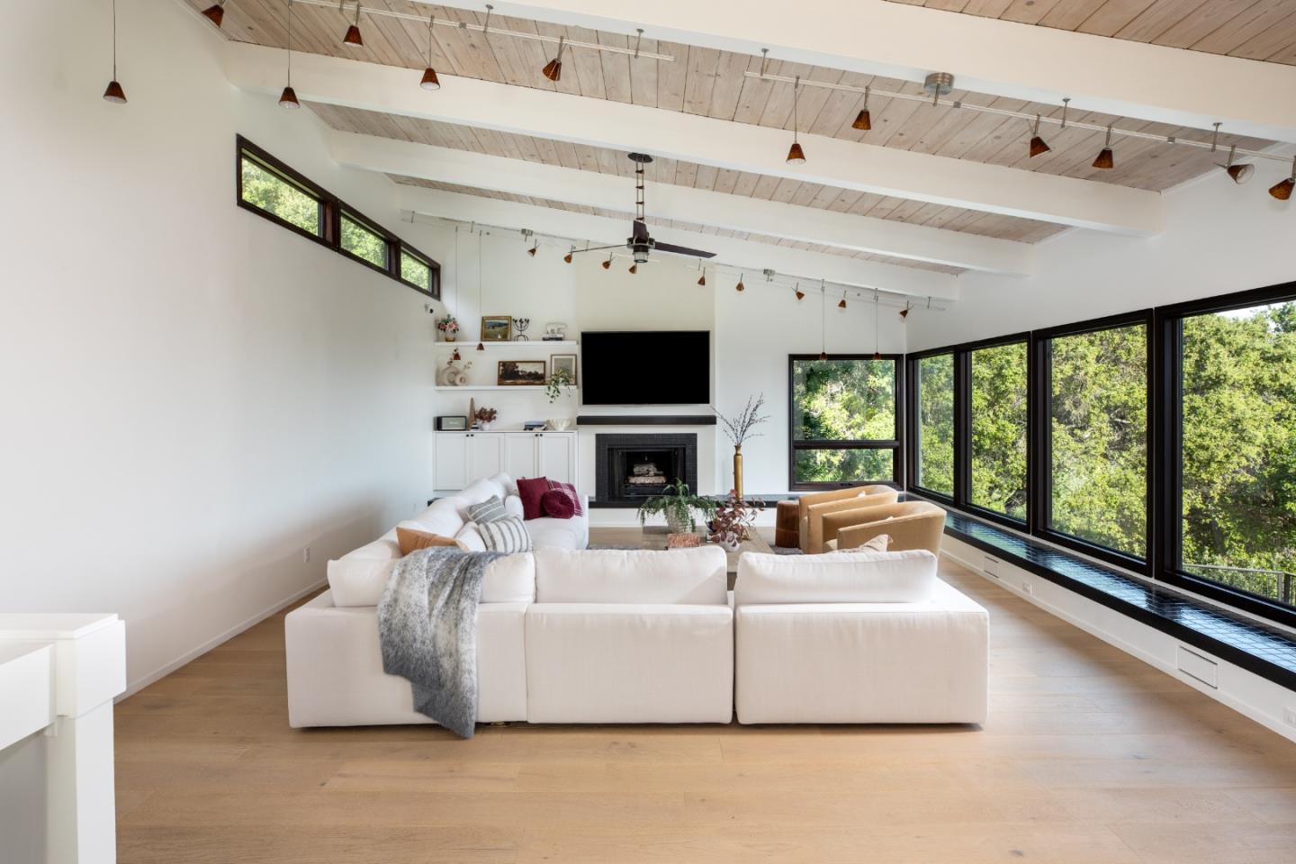 10669 Magdalena Road Los Altos Hills, CA 94024 - Photo 5 of 14