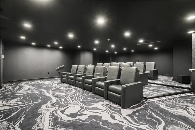 $999,000 | 5 Renaissance Square, Unit 26B, White Plains, NY 10601