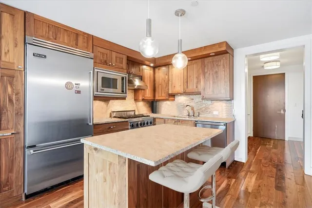 $999,000 | 5 Renaissance Square, Unit 26B, White Plains, NY 10601