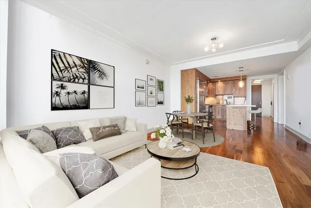 $999,000 | 5 Renaissance Square, Unit 26B, White Plains, NY 10601