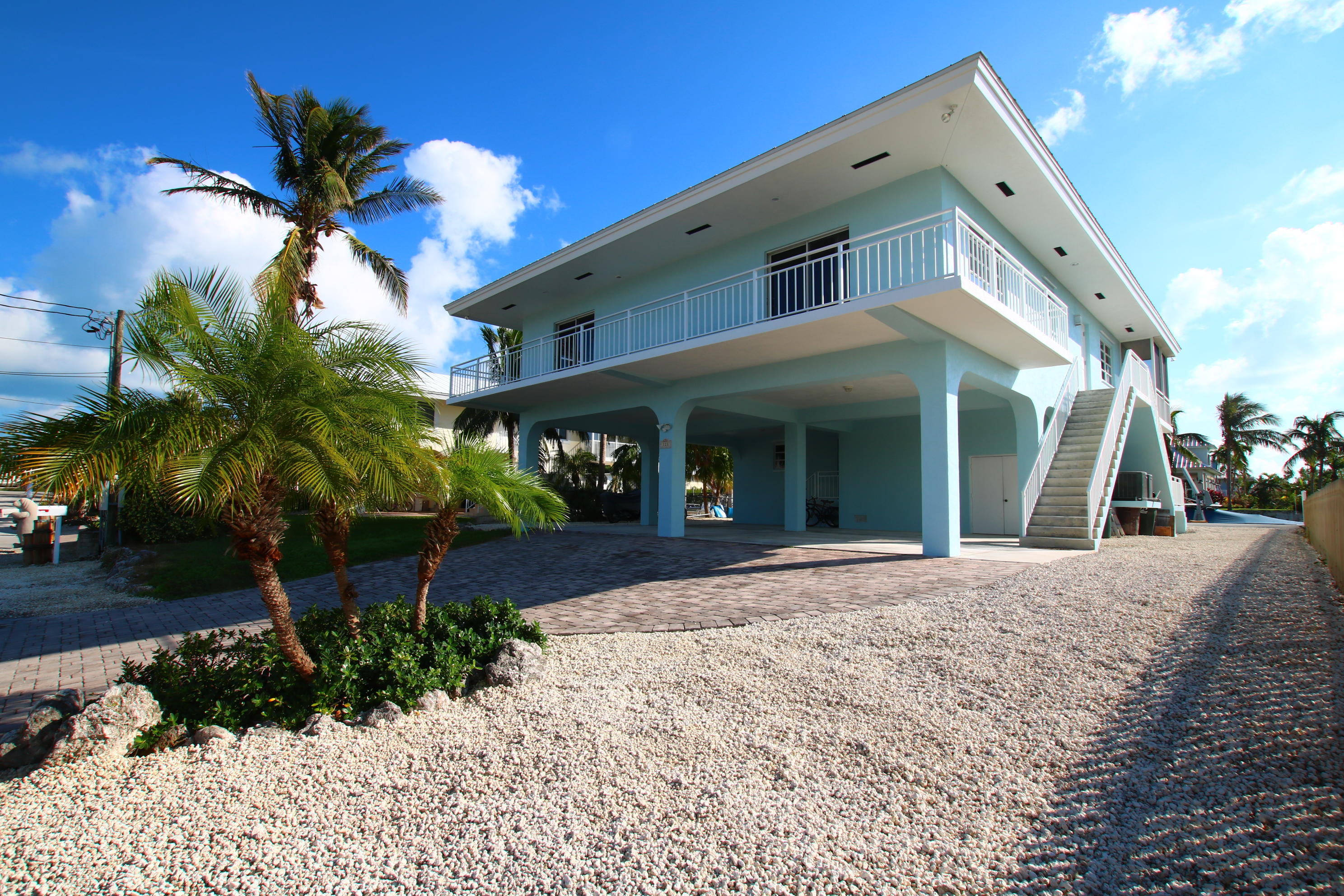 123 Bluebird Road Tavernier, FL 33070 - Photo 5 of 52 IMG_5882