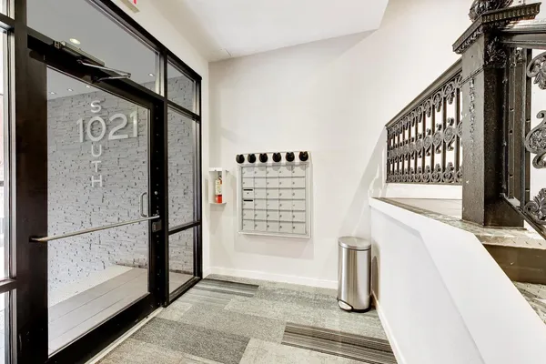 $2,445 | 1021 South State Street, Unit 408, Chicago, IL 60605