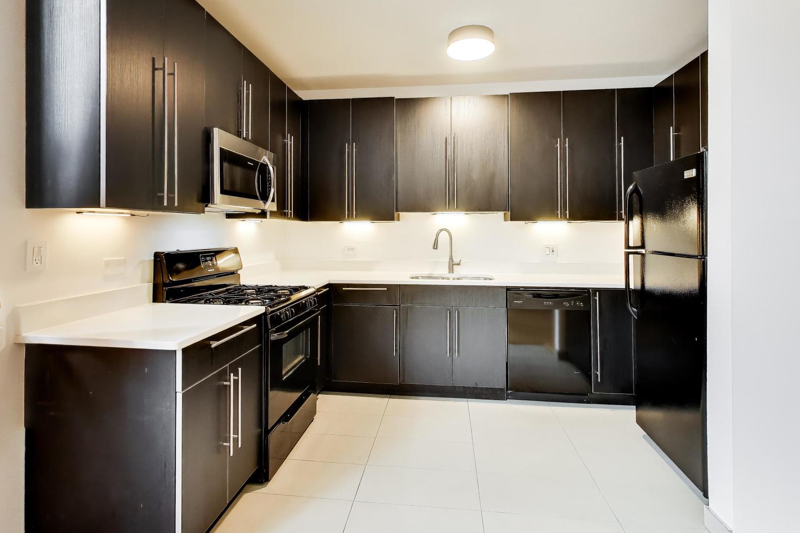 1021 South State Street, Unit 408 Chicago, IL 60605 - Photo 10 of 31