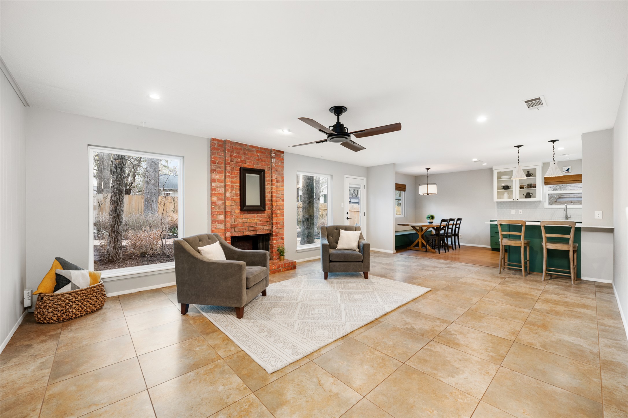 11318 Alhambra Drive Austin, TX 78759 - Photo 5 of 40