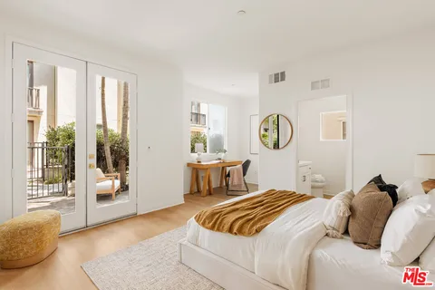 $1,995,000 | 5736 South Celedon Creek, Playa Vista, CA 90094