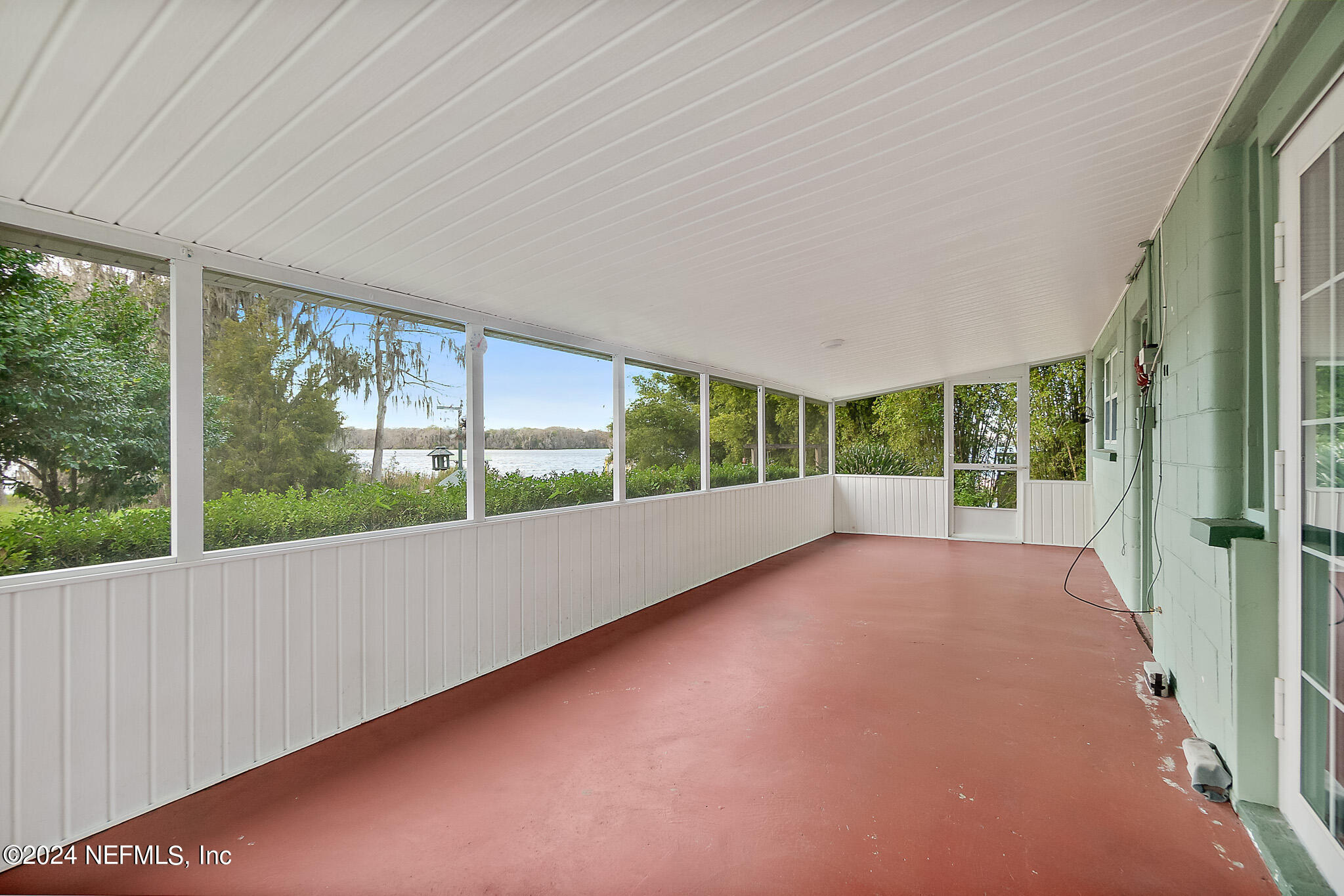 118 River Bend Road Welaka, FL 32193 - Photo 11 of 25 118RiverBendRdHDRPhotos-25