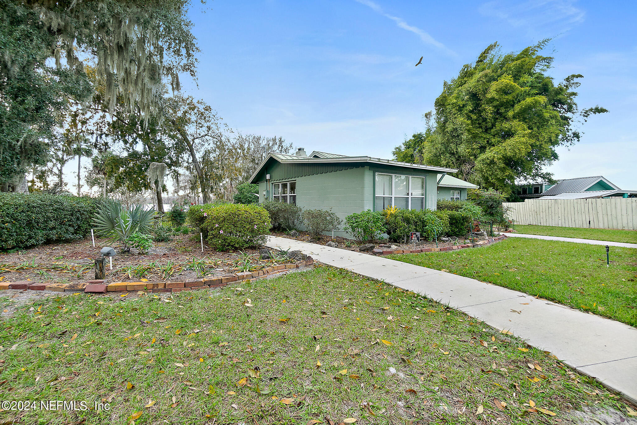 118 River Bend Road Welaka, FL 32193 - Photo 20 of 25 118RiverBendRdHDRPhotos-40