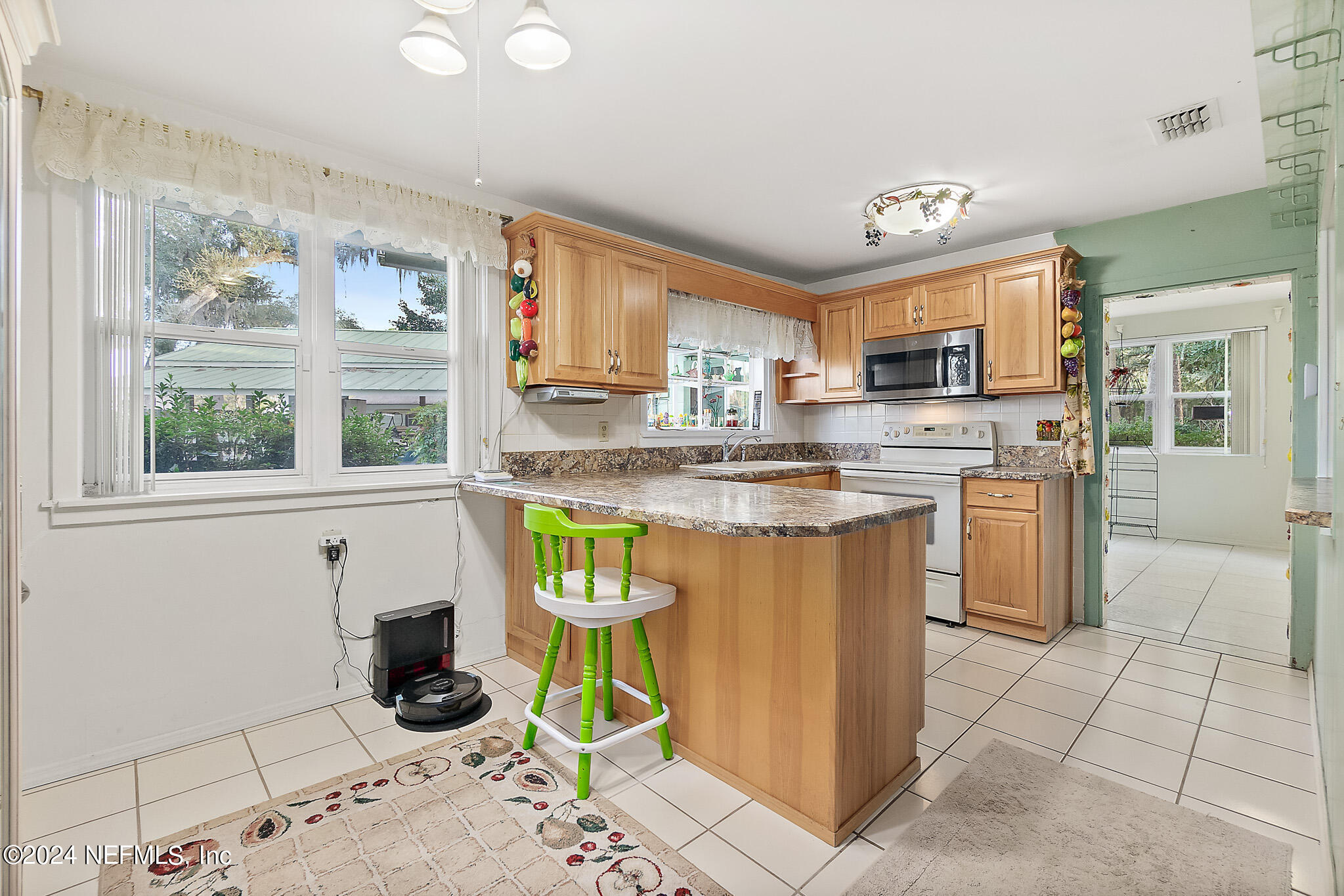 118 River Bend Road Welaka, FL 32193 - Photo 9 of 25 118RiverBendRdHDRPhotos-19