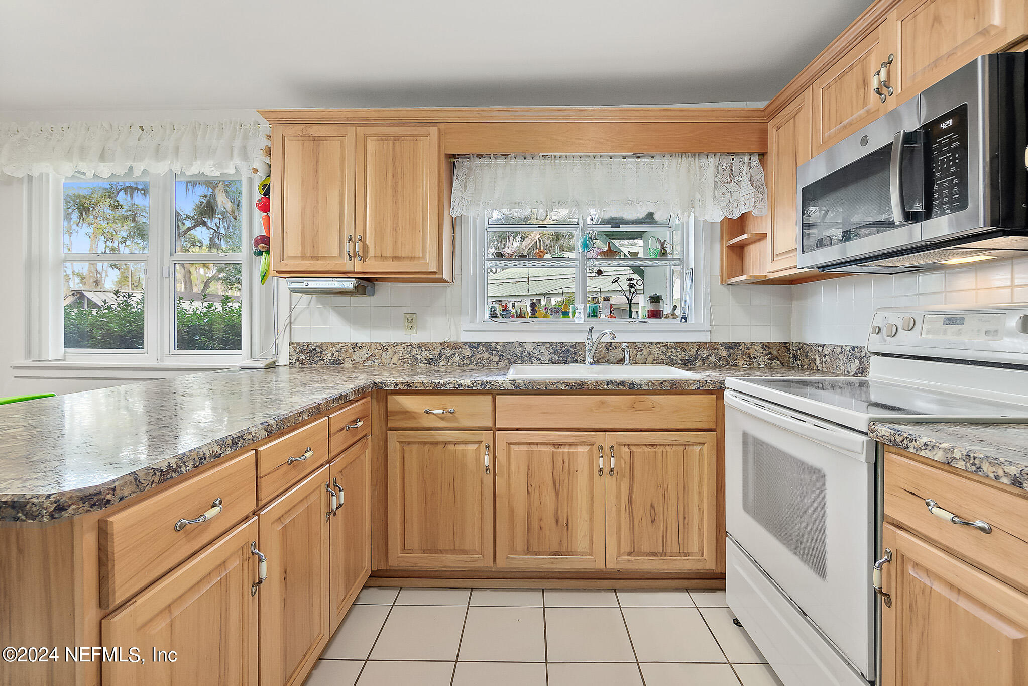 118 River Bend Road Welaka, FL 32193 - Photo 10 of 25 118RiverBendRdHDRPhotos-21