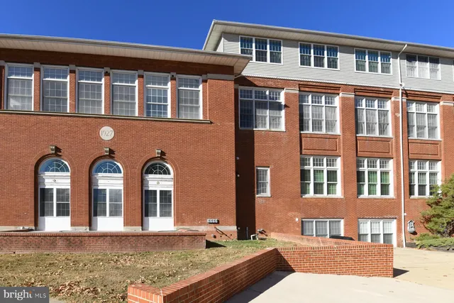 $215,000 | 100 Aura Road, Unit 112, Clayton, NJ 08312