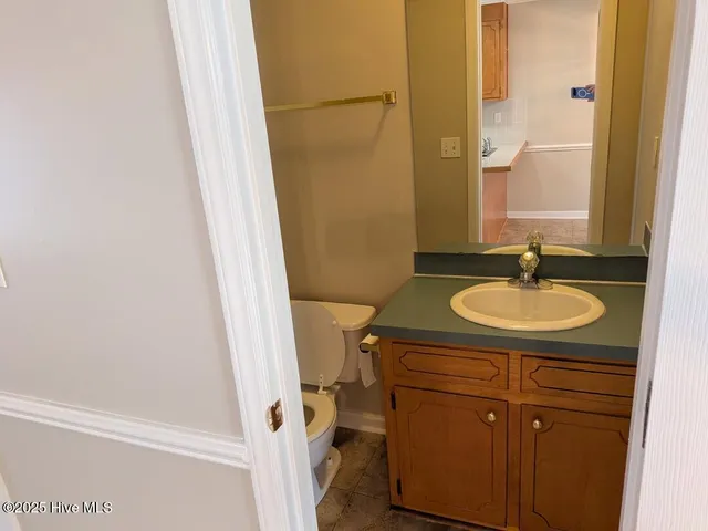 $950 | 3812 Sterling Pointe Drive, Unit F 5, Winterville, NC 28590