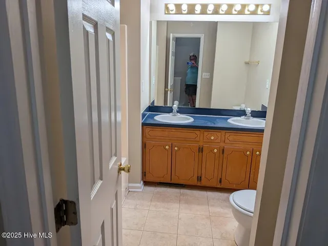 $950 | 3812 Sterling Pointe Drive, Unit F 5, Winterville, NC 28590