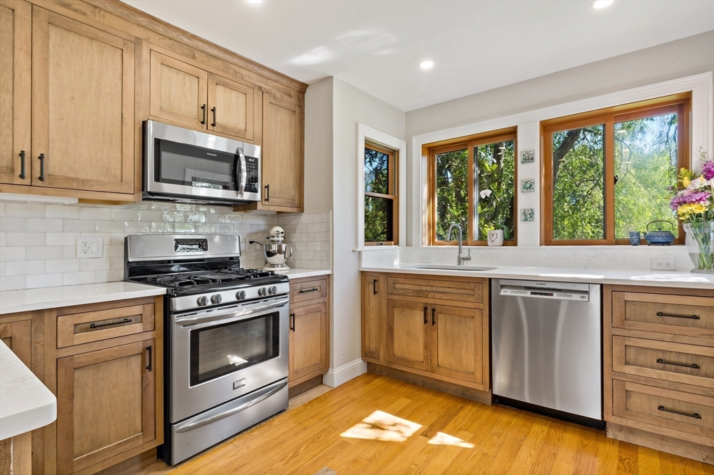 31 Blanding Road Rehoboth, MA 02769 - Photo 5 of 40 Gallery Image 5