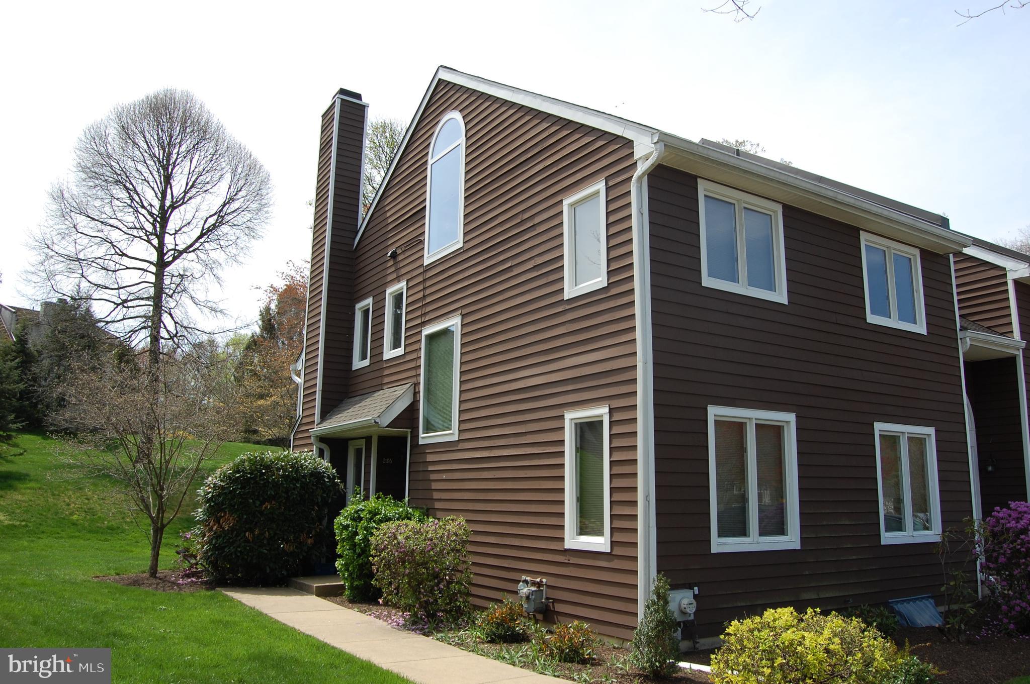 286 Fox Run Exton, PA 19341 - Photo 2 of 31 Nice end unit