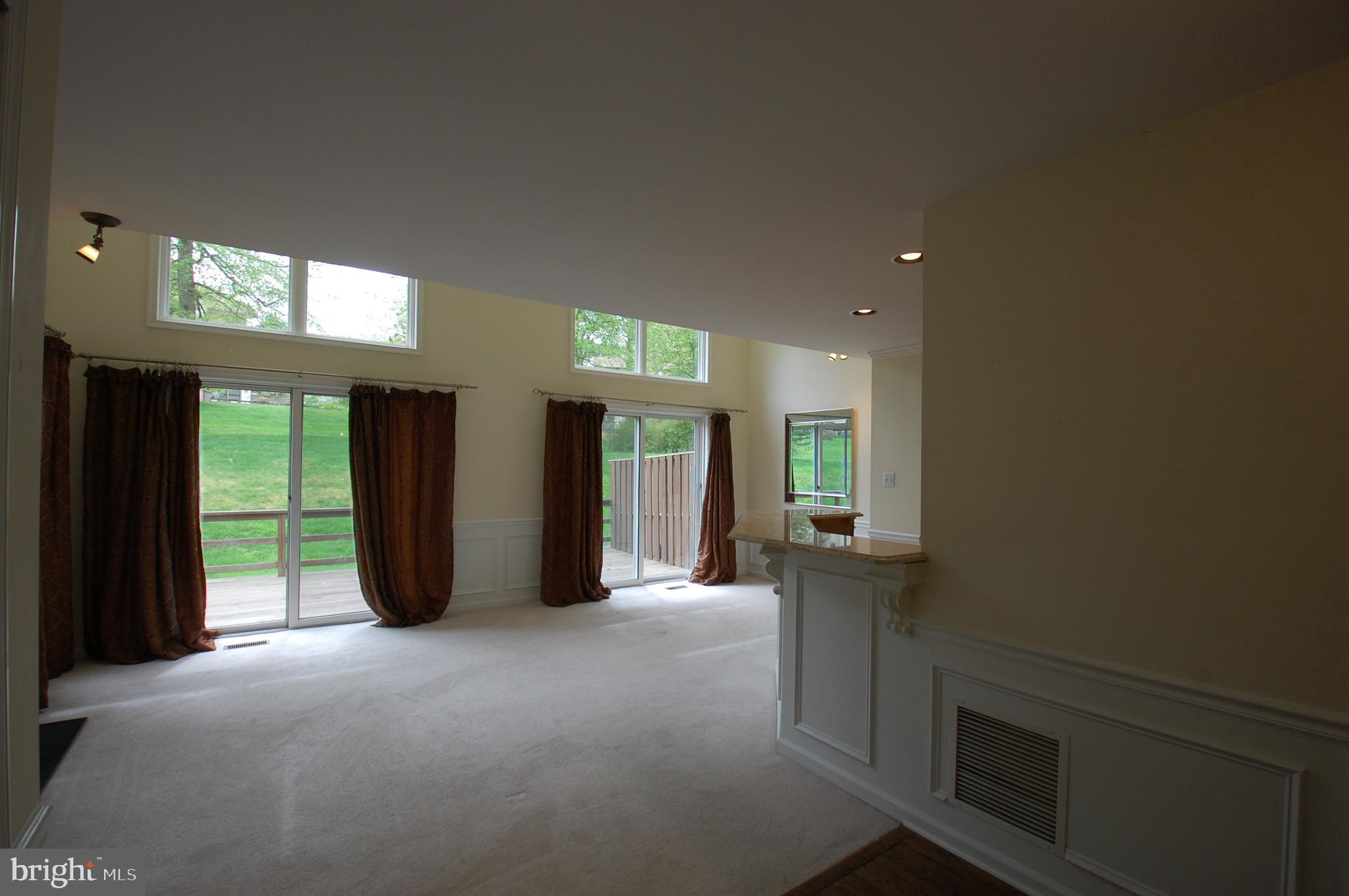 286 Fox Run Exton, PA 19341 - Photo 4 of 31 Living room w/doors to the deck