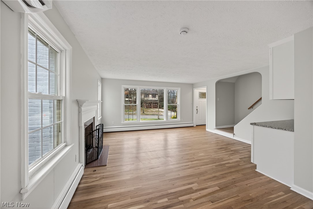 20945 Halworth Road Shaker Heights, OH 44122 - Photo 5 of 50 Living Room