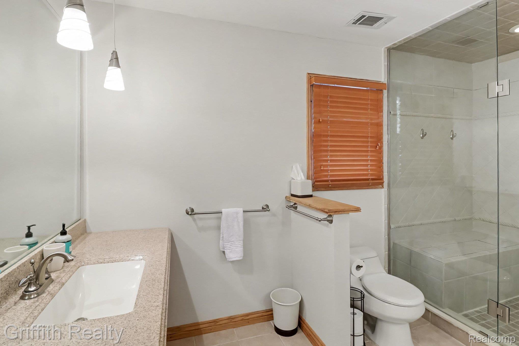 4550 Clifford Road Brighton, MI 48116 - Photo 16 of 47 014_file_8472.jpg