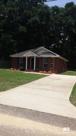6858 Colonial Terrace Mobile, AL 36618 - Photo 2 of 6 Front view from street