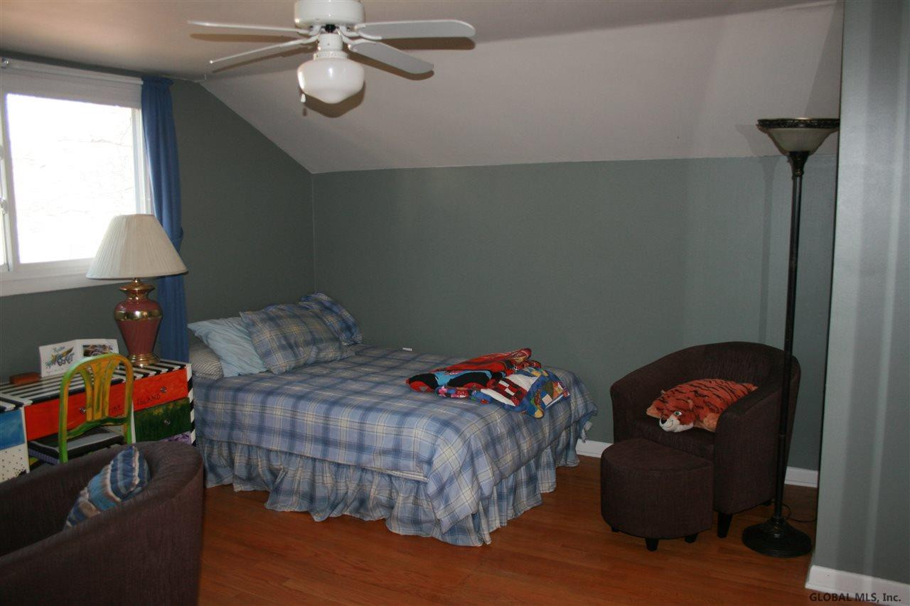 528 Chiswell Road Schenectady, NY 12304 - Photo 12 of 15 Photo 12