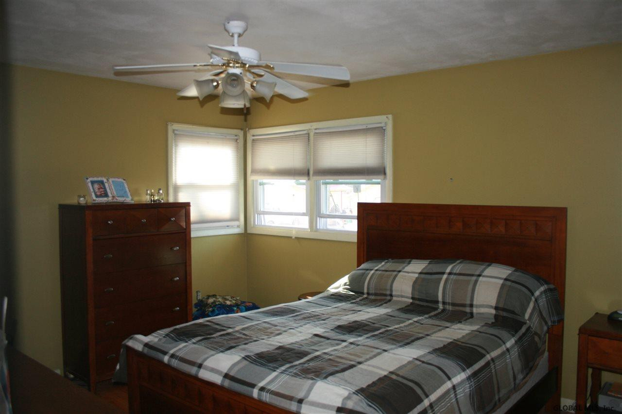 528 Chiswell Road Schenectady, NY 12304 - Photo 9 of 15 Photo 9