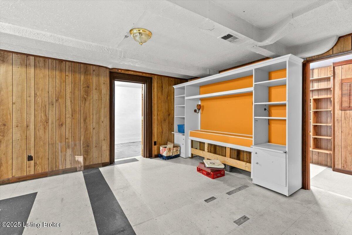 3904 Poplar Level Road Louisville, KY 40213 - Photo 24 of 41 24-3904 Poplar Level Rd-24