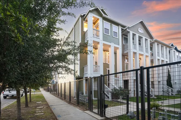 $499,000 | 615 West 24th Street, Houston, TX 77008