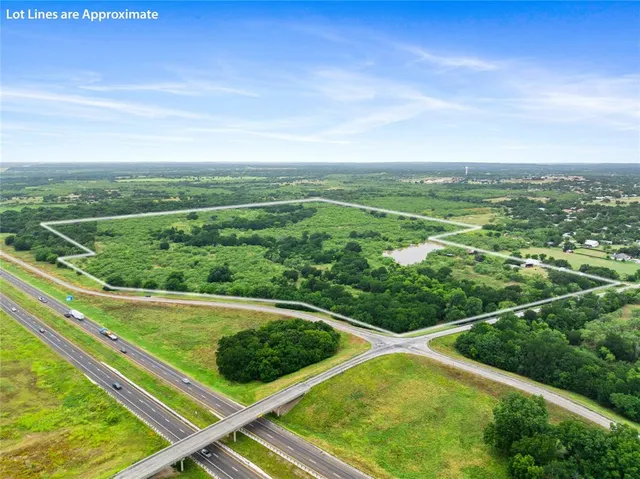 a view of a tennis court