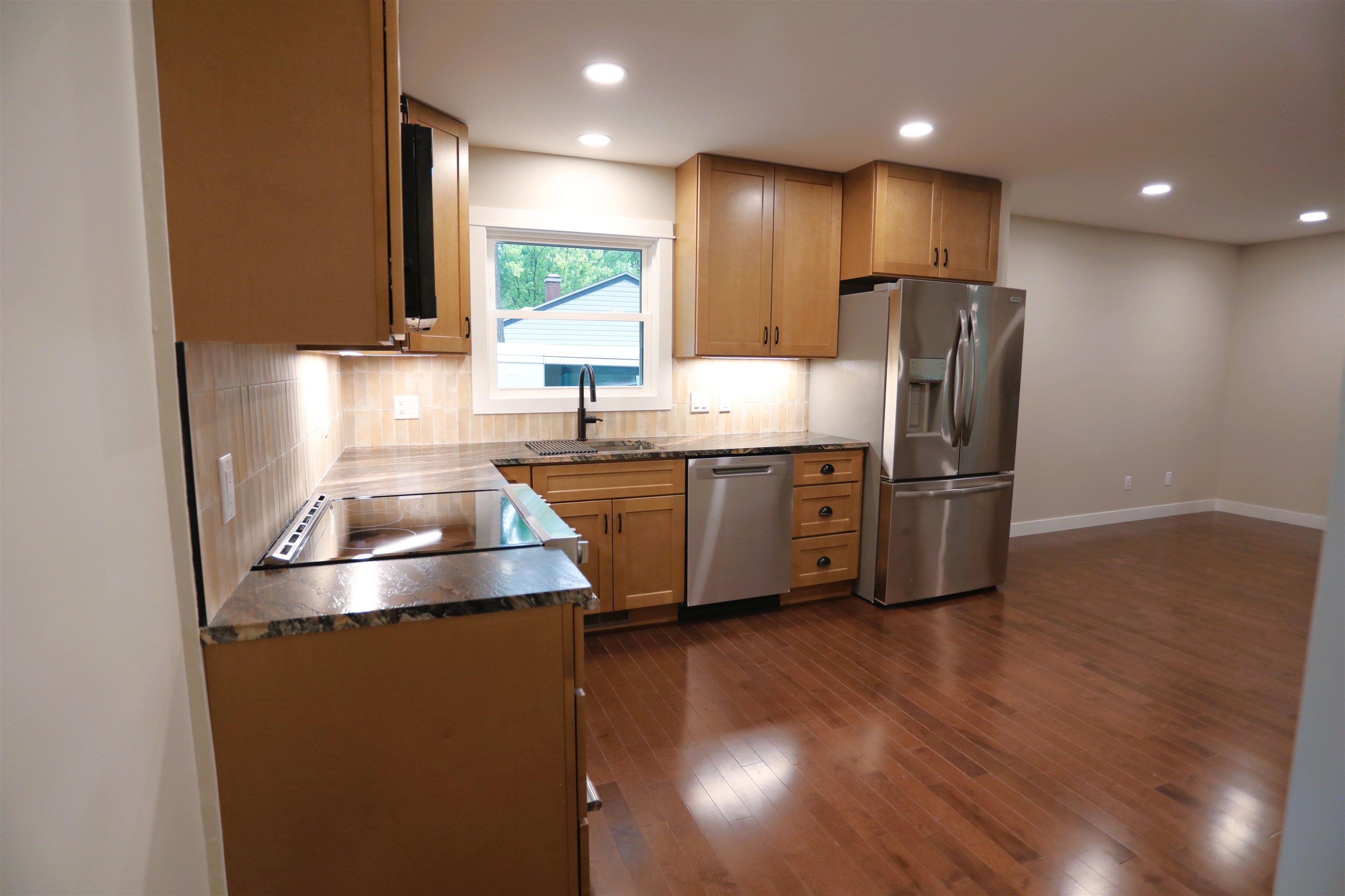 4222 School Madison, WI 53704 - Photo 8 of 31 Gallery Image 8