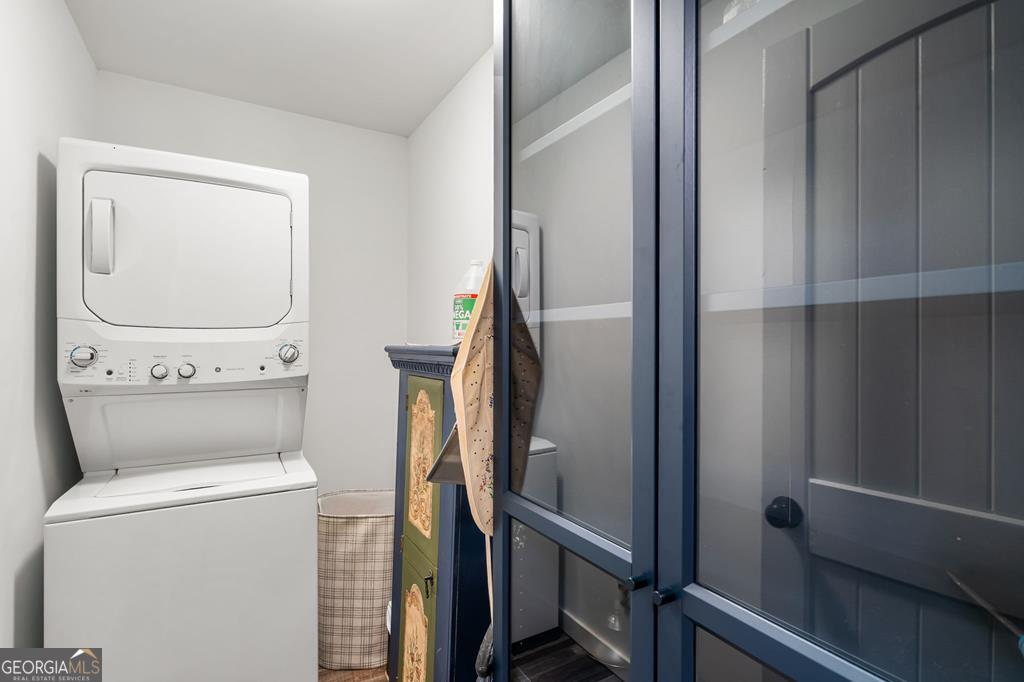 270 Hiawassee River Road Murphy, NC 28906 - Photo 27 of 50 a bathroom with a toilet and a mirror