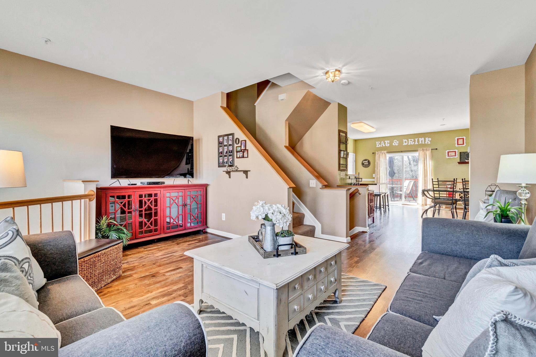 680 Hunting Fields Road Baltimore, MD 21220 - Photo 12 of 34 Living Room