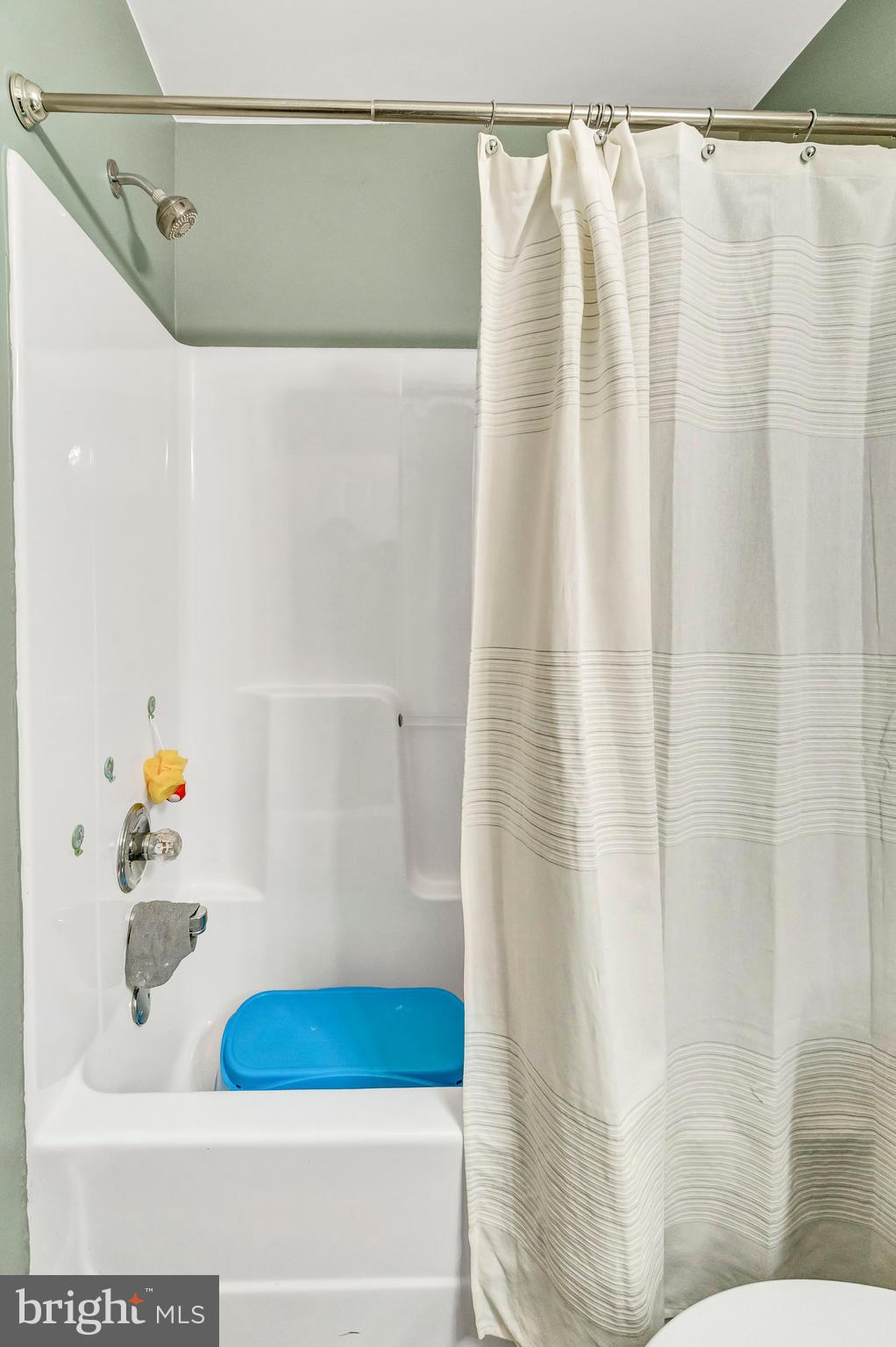 680 Hunting Fields Road Baltimore, MD 21220 - Photo 21 of 34 Bathroom
