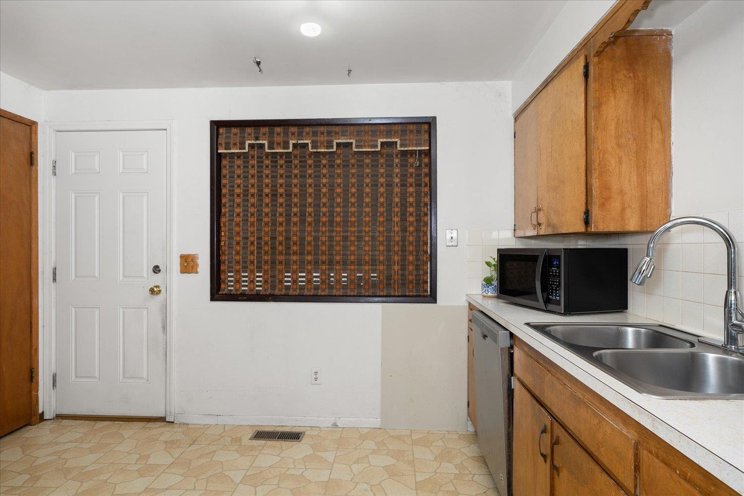 218 North Calvin Road Spokane, WA 99216 - Photo 7 of 15 Gallery Image 7