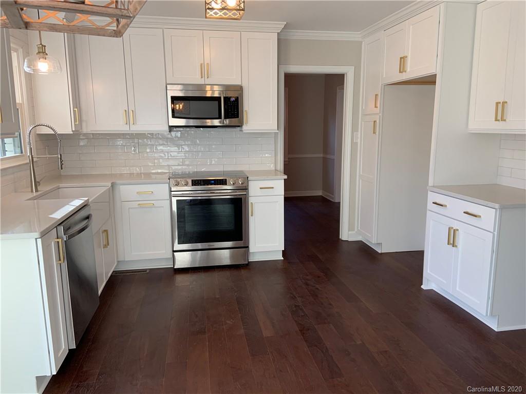 8324 Prince George Road Charlotte, NC 28210 - Photo 7 of 13 Gallery Image 7
