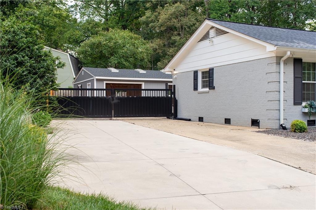 3403 Charing Cross Road Greensboro, NC 27455 - Photo 3 of 22 Gallery Image 3