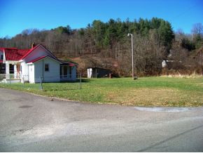 330 Doeville Road Butler, TN 37640 - Photo 8 of 9 LEVEL YARD