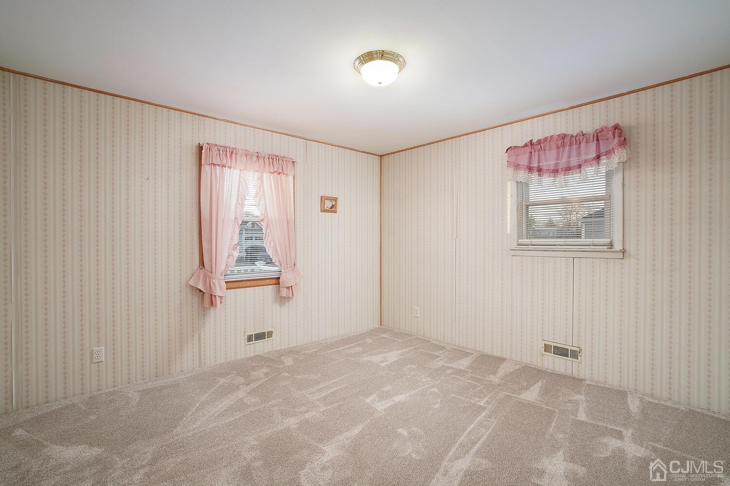54 Hilliard Road Old Bridge, NJ 08857 - Photo 9 of 21 Gallery Image 9