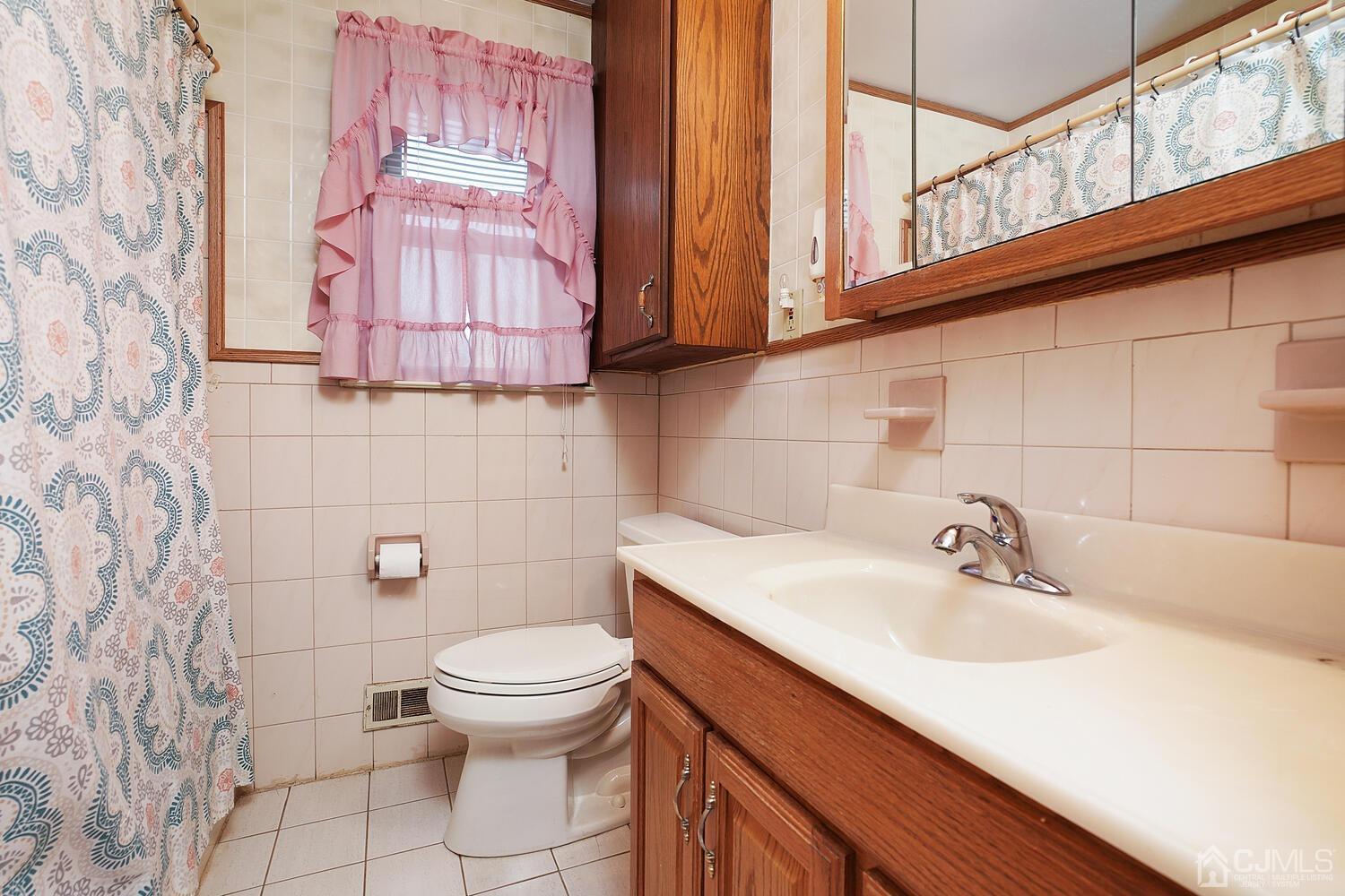 54 Hilliard Road Old Bridge, NJ 08857 - Photo 10 of 21 Gallery Image 10