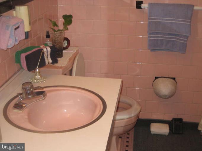 1545 Sulphur Spring Road Baltimore, MD 21227 - Photo 20 of 29 Bath