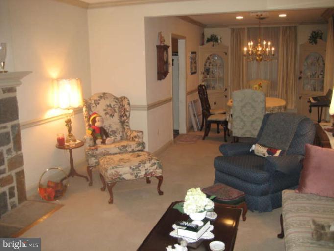 1545 Sulphur Spring Road Baltimore, MD 21227 - Photo 9 of 29 Living Room and dining room