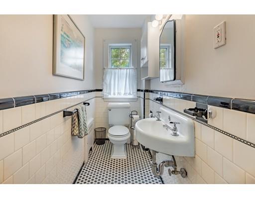 4 Robert Road Marblehead, MA 01945 - Photo 18 of 30 Gallery Image 18