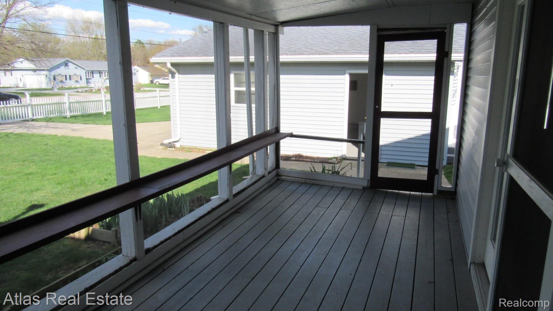 5014 North Belsay Road Flint, MI 48506 - Photo 27 of 31 IMG_2888.JPG